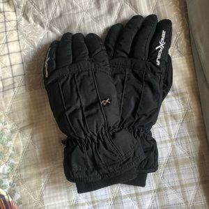Bundle of two gloves!